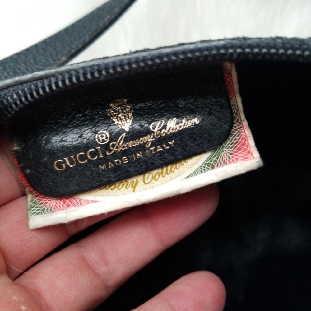 Authentic Vintage Gucci Crossbody Bag - Picture 6 of 12
